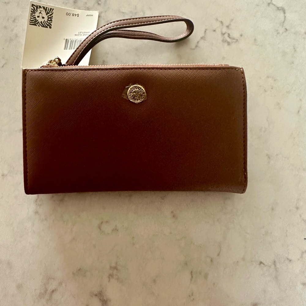 ⭐️ANNE KLEIN💯CHESTNUT COLOR WALLET, “WRISTLET” CLUCH STYLE